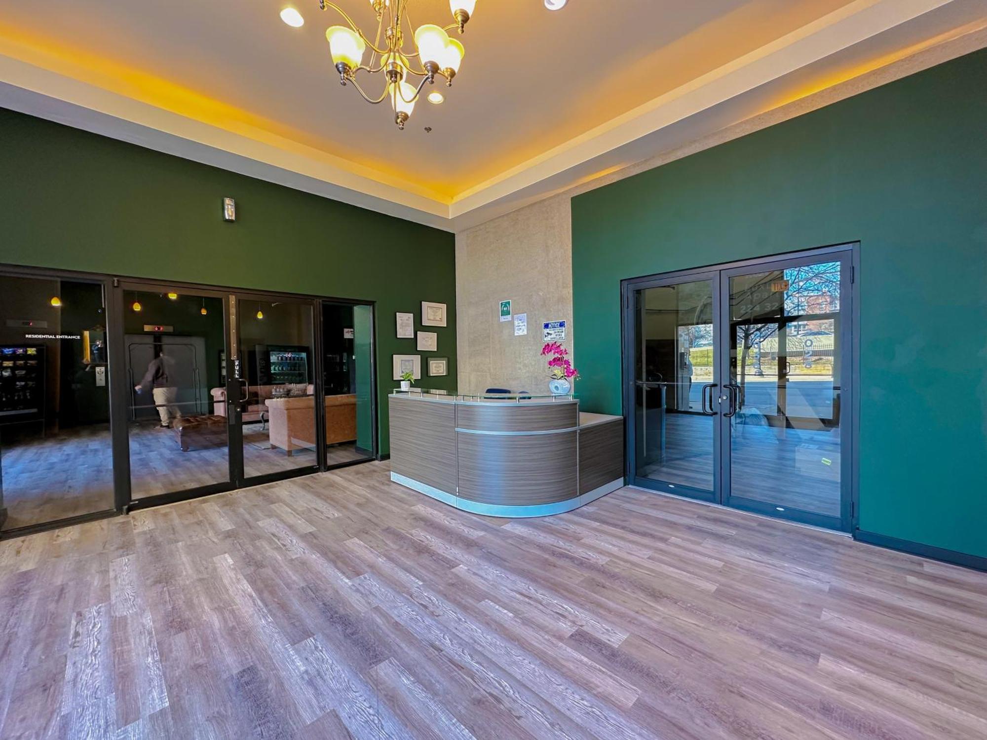 Bright 2Br Luxury Corner Suite With Optional Parking Sleeps 6 Guests Near Mccormick Place And Soldier Field Chicago Buitenkant foto