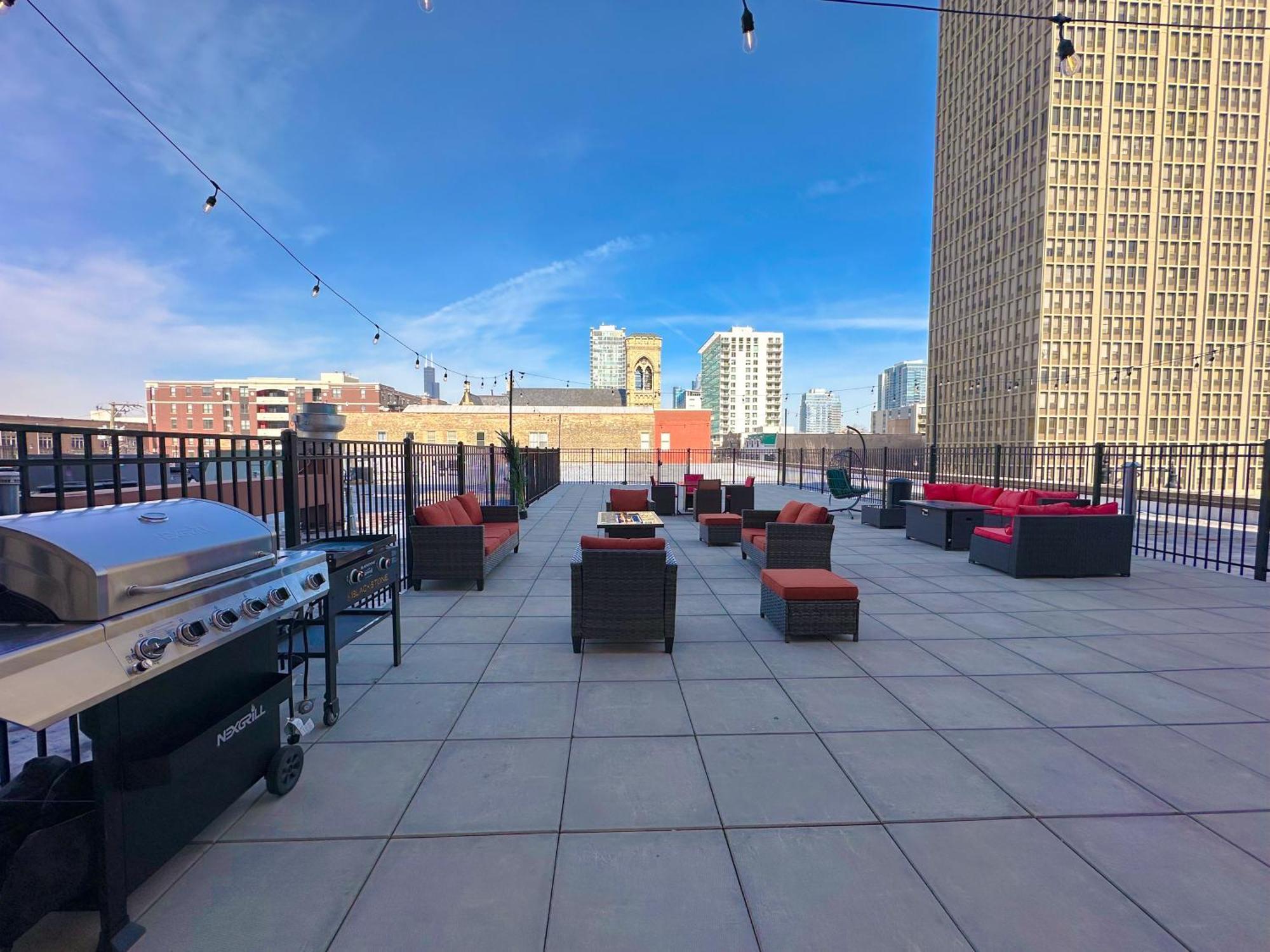 Bright 2Br Luxury Corner Suite With Optional Parking Sleeps 6 Guests Near Mccormick Place And Soldier Field Chicago Buitenkant foto