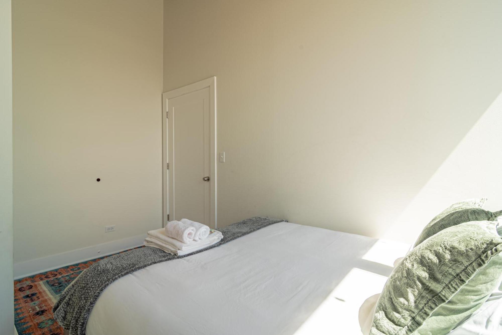 Bright 2Br Luxury Corner Suite With Optional Parking Sleeps 6 Guests Near Mccormick Place And Soldier Field Chicago Buitenkant foto