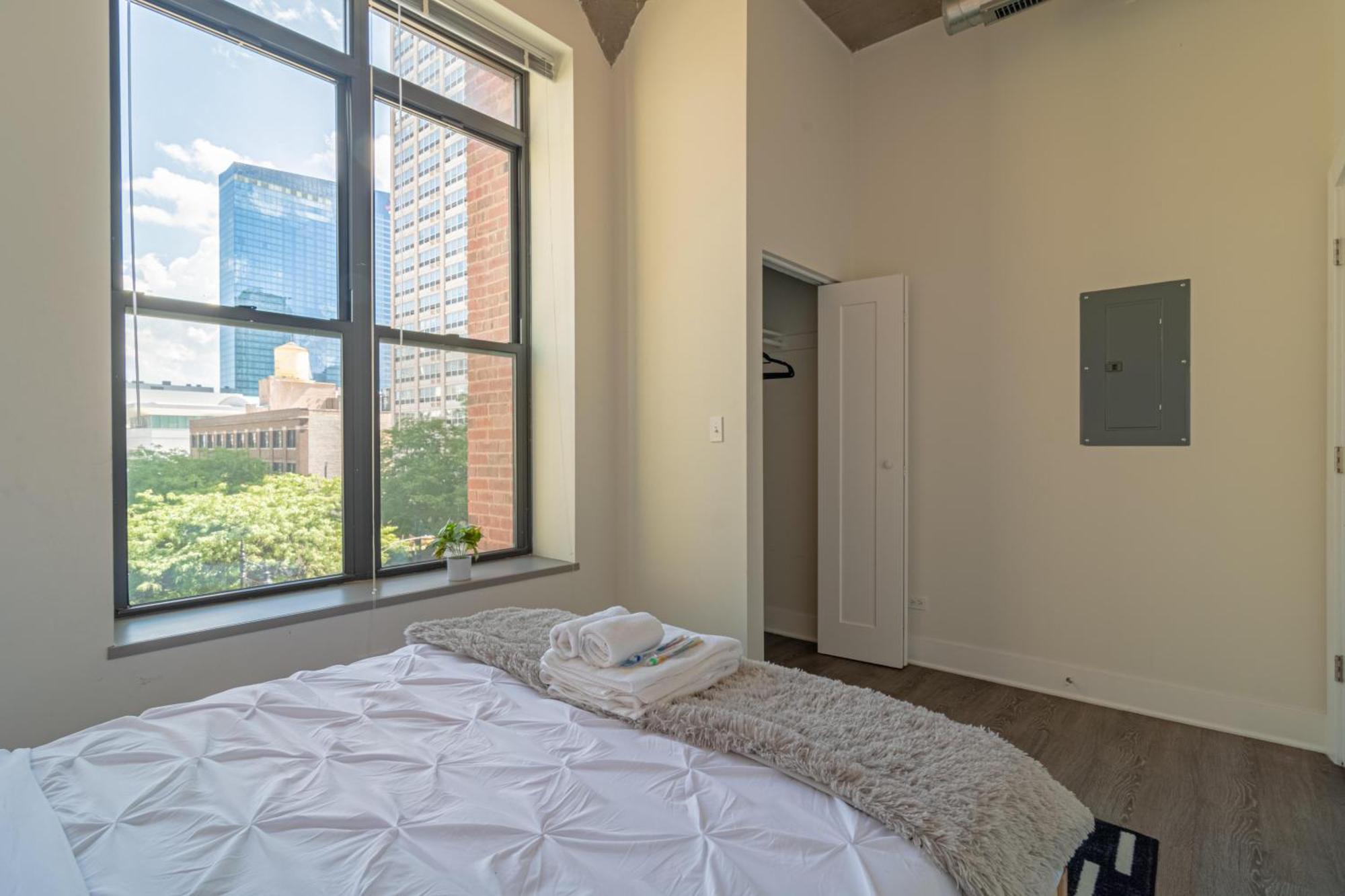 Bright 2Br Luxury Corner Suite With Optional Parking Sleeps 6 Guests Near Mccormick Place And Soldier Field Chicago Buitenkant foto