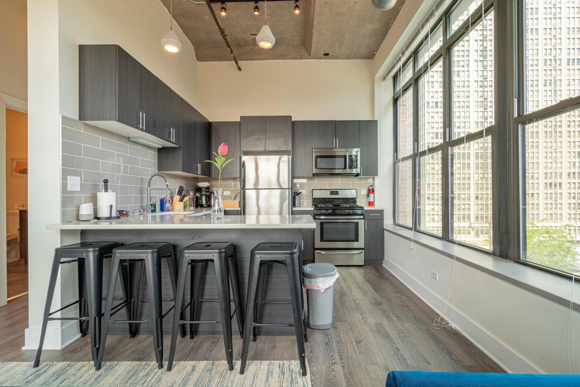 Bright 2Br Luxury Corner Suite With Optional Parking Sleeps 6 Guests Near Mccormick Place And Soldier Field Chicago Buitenkant foto