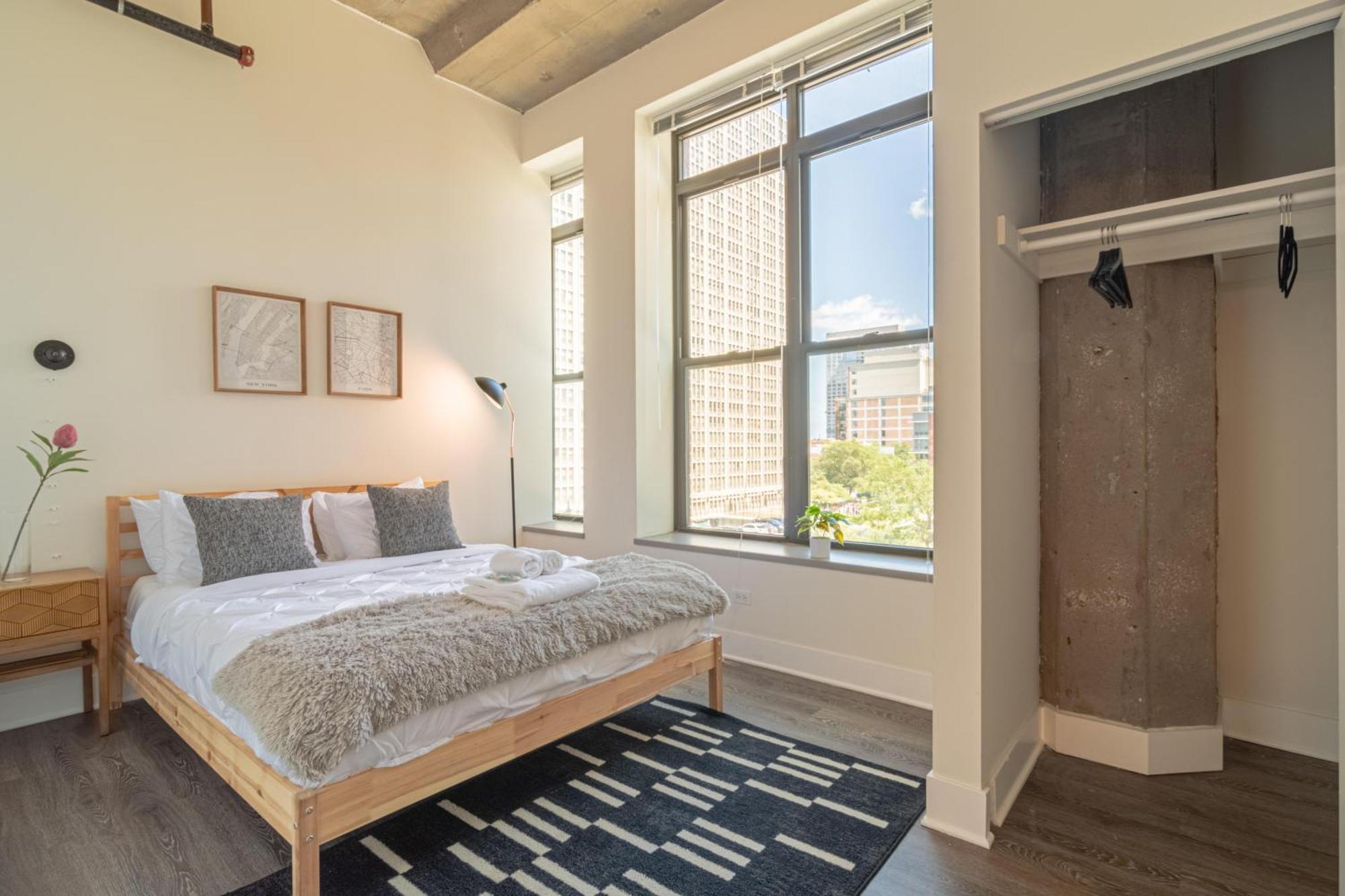 Bright 2Br Luxury Corner Suite With Optional Parking Sleeps 6 Guests Near Mccormick Place And Soldier Field Chicago Buitenkant foto