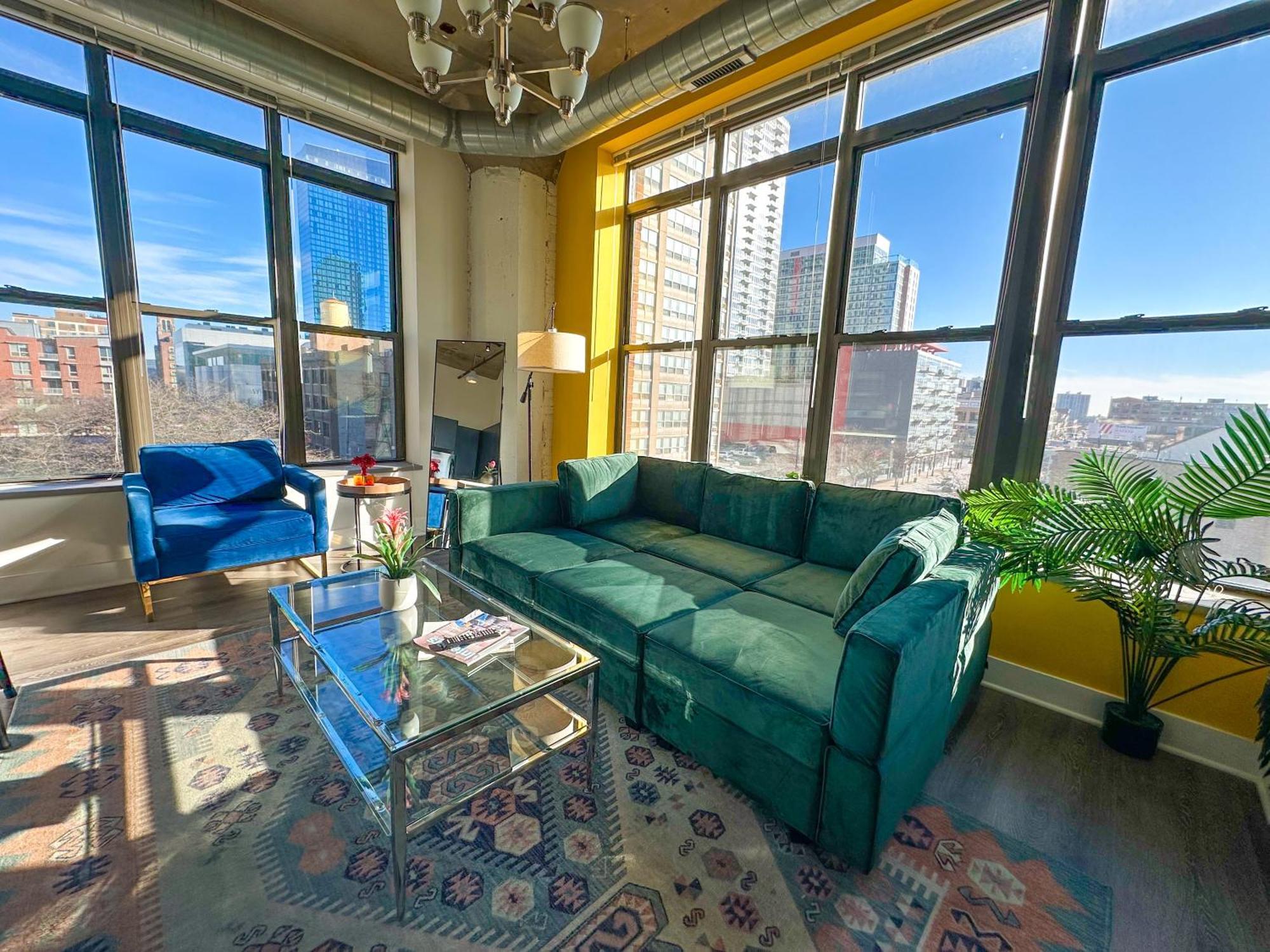 Bright 2Br Luxury Corner Suite With Optional Parking Sleeps 6 Guests Near Mccormick Place And Soldier Field Chicago Buitenkant foto