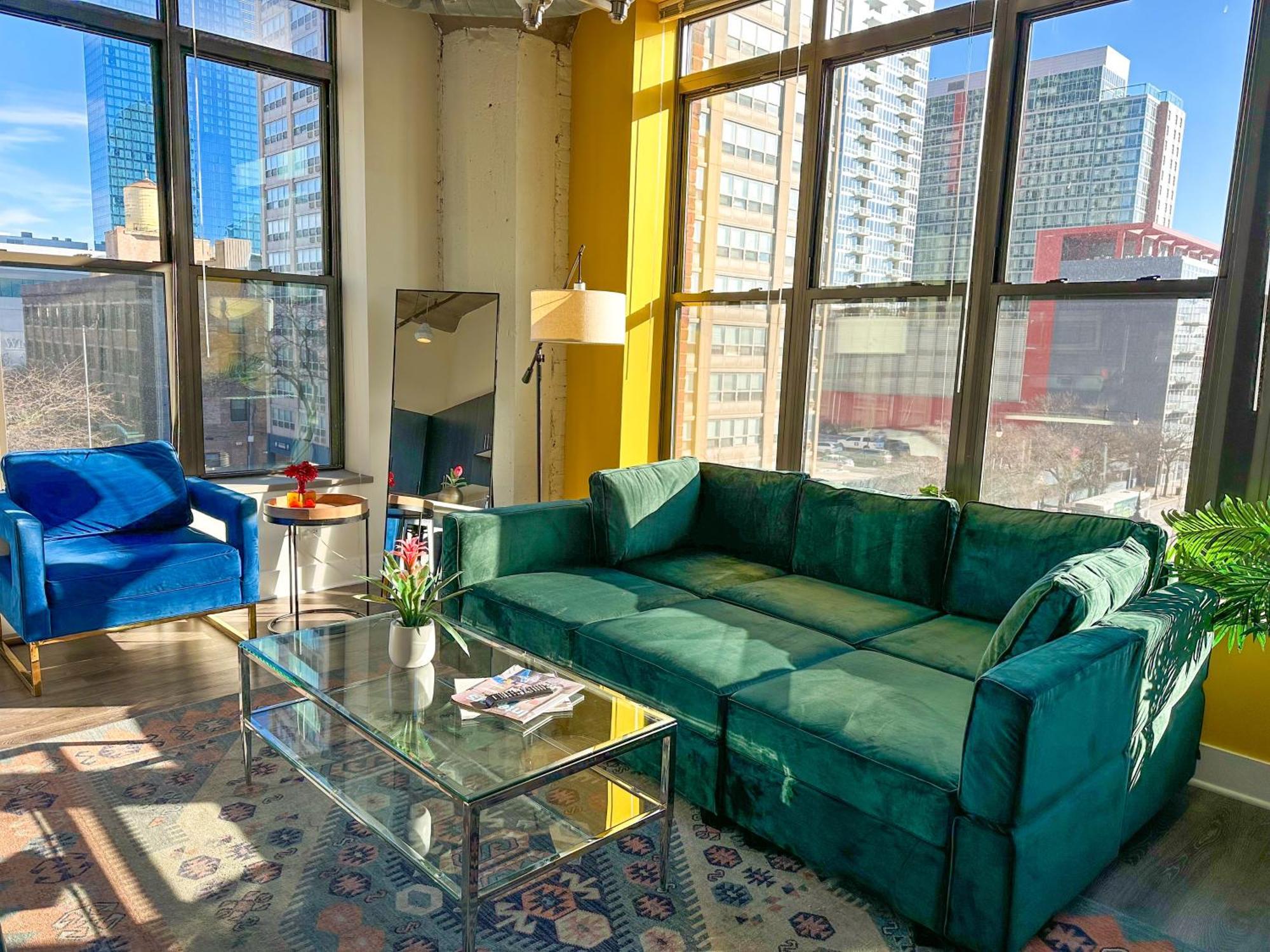 Bright 2Br Luxury Corner Suite With Optional Parking Sleeps 6 Guests Near Mccormick Place And Soldier Field Chicago Buitenkant foto